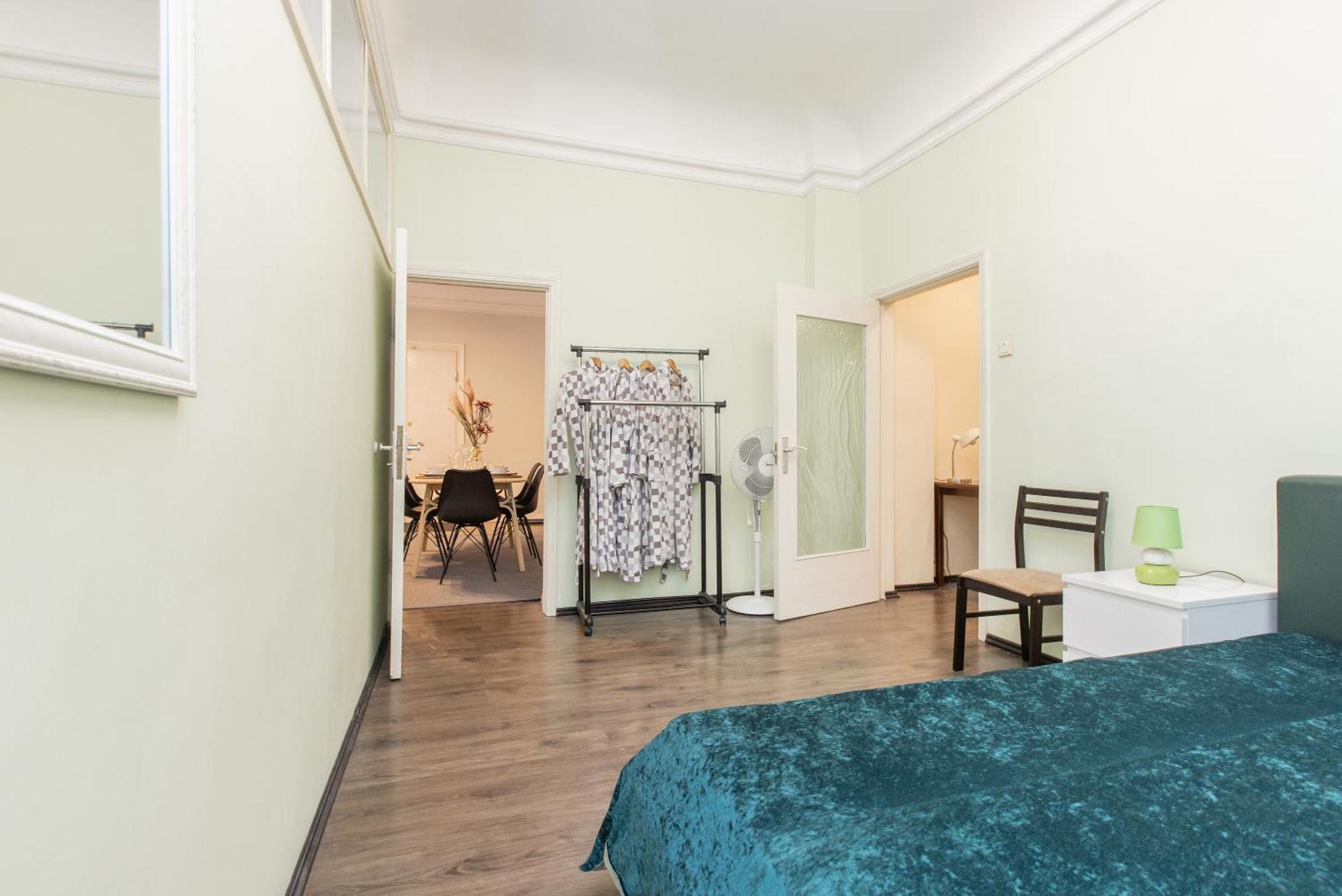 Large Vacation Apartments In The Old Town Riga Exterior photo